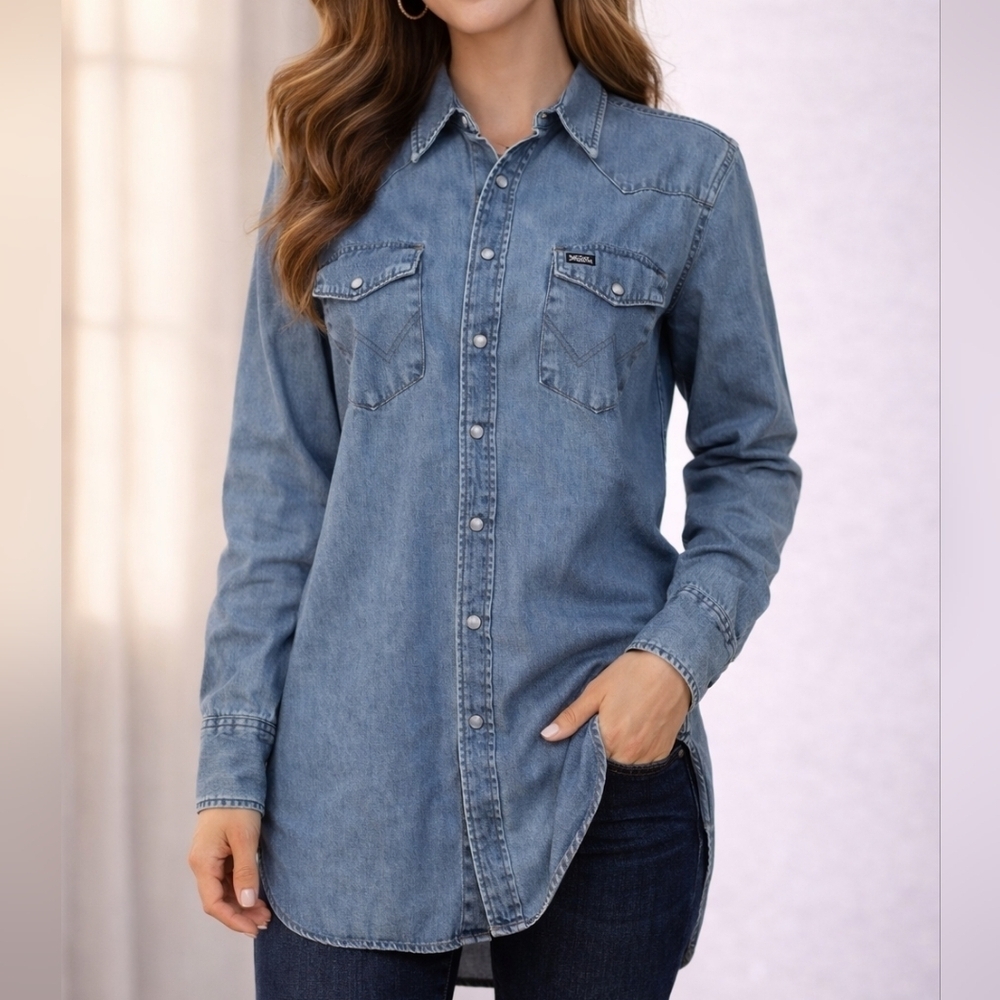 VTG WRANGLER Denim Chambray Western Cowgirl Snap Button Down Shirt